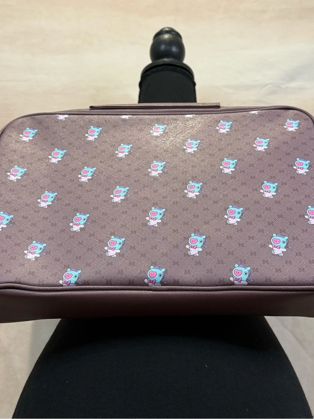 UNIVERSTAR BT21 Mang Adjustable Strap Messenger Laptop Bag NWOT